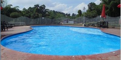 Finca en Venta en  Via Armenia de Pereira, Cuenta con un área 210m2, 5 habitaciones, 7 baños, Cocina Integral, Sala-Comedor, Gas Domiciliario, Calentador a Gas, Zona de Ropas, Habitación del Servicio, Patio, Cuarto Útil, Estudio, Conjunto Cerrado, Vigilancia, Salón Social, Piscina, Canchas, Juegos Infantiles, Gimnasio, Jardines, Zona Húmeda, Zona BBQ, Shut Basuras, Planta Eléctrica, Antejardín, , parqueaderos descubiertos 7