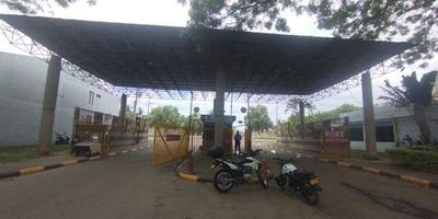 LOTE 2 MANZANA D, DONDOMINIO INDUSTRIAL TERPEL  -  KM 1 VIA NEIVA-PALERMO. Consta de: Cerramiento en ladrillo y malla eslabonada. El condominio cuenta con vigilancia 24 horas. Servicio público de: energía eléctrica. ESTRATO COMERCIAL.
