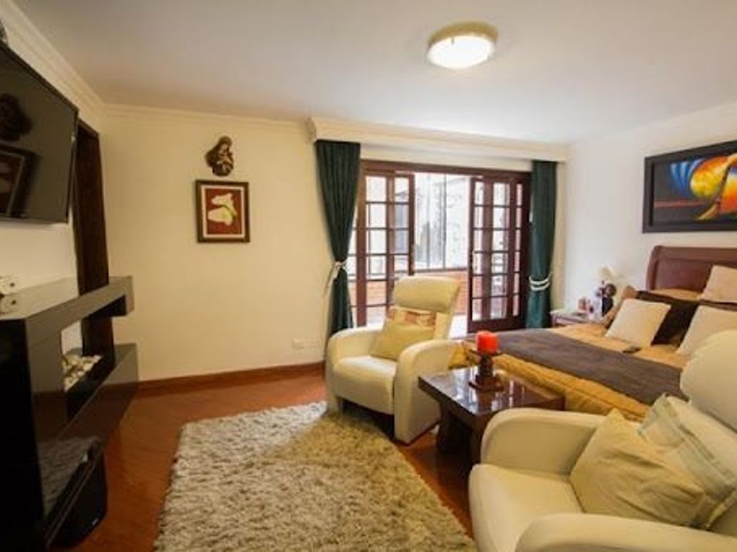 Apartamento de 3 alcobas en venta en Chicó Alto, Bogotá, 200 m² · foto 18 de 20