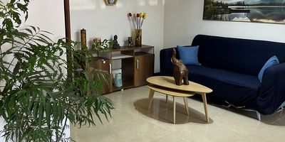 Casa en Venta en unidad cerrada ubicada en Álamos cerca avenida principal, supermercados de cadena, parque principal, centros comerciales, universidades, rutas de transporte publico y servicios complementarios, con iluminación y ventilación natural, con amplios espacios. cuenta con cuatro habitaciones y cuatro baños, pisos en cerámica y madera, sala-comedor, estudio, cocina integral mespn en Marmol, estufa y calentador a gas, zona de ropas. La unidad cuenta con planta electrica, piscina, salon comunal, parques infantiles, sauna/ turco, zonas verdes y dos parqueaderos descubiertos. vigilancia las 24 horas, circuito cerrado de tv *Inmuebles sujetos a verificación de disponibilidad.*
