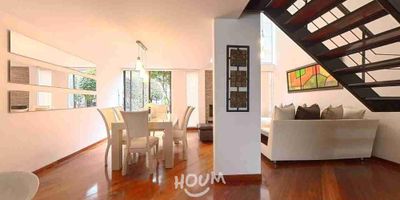 [VEN] ID HOUM: 137828

En Houm te ayudamos de forma fácil y segura. Los beneficios de comprar con nosotros:
    • Te ayudamos a conseguir financiamiento a través de una asesoría personalizada
    • Mediación y seguimiento de todo el proceso
    • Ponemos a tu disposición profesionales en notariado, registro y asesoría jurídica
¡Solo te preocupas de las firmas!

Casa en venta, ubicada en el barrio Samaria, con una superficie construida de 152.00 m² y superficie total de 152.00 m². 

Sus principales características son:

    • 3 dormitorios
    • 3 baños
    • Admite mascotas
    • 1 parqueadero
    • Año de construcción: 2010
            
Además, el inmueble cuenta con las siguientes amenidades:

    • Zona de juegos

Si compras con nosotros, te brindamos asesoría personalizada durante todo el proceso.
Más que una corredora, somos Houm.
*Aplican T&C