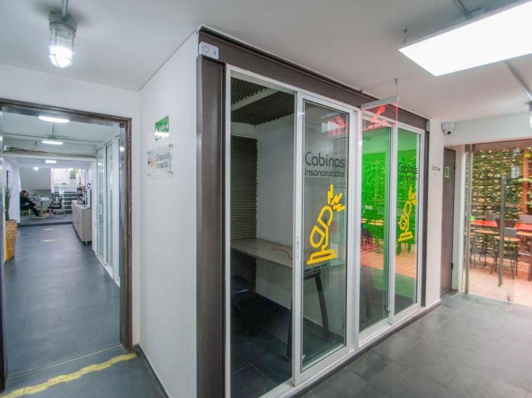 Casa de 15 alcobas en venta en Cerros De Los Alpes, Bogotá, 380 m² · foto 9 de 18