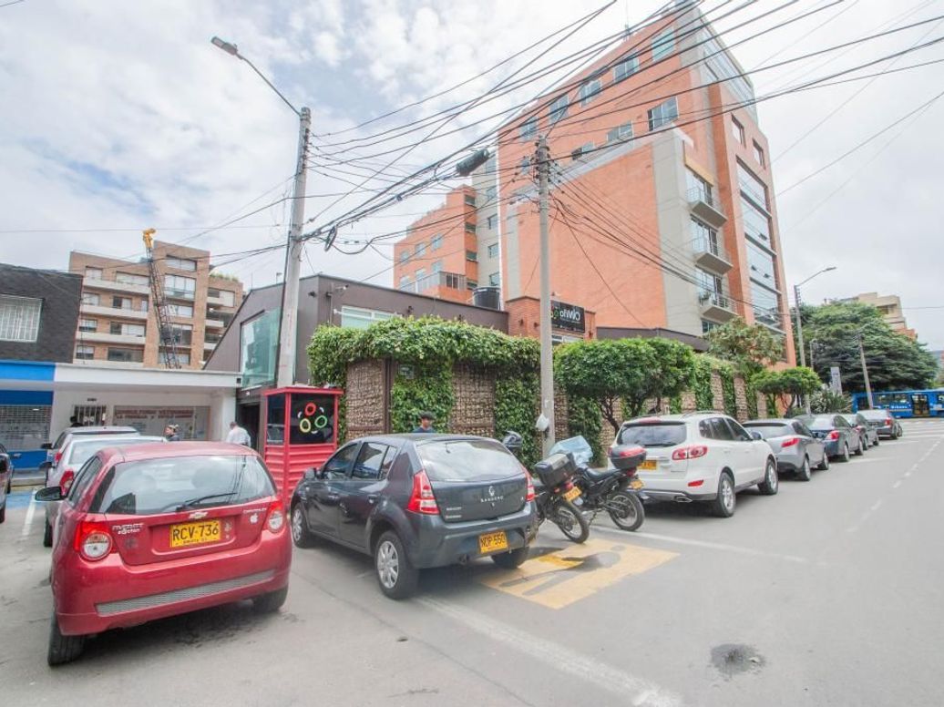 Casa de 15 alcobas en venta en Cerros De Los Alpes, Bogotá, 380 m² · foto 7 de 18