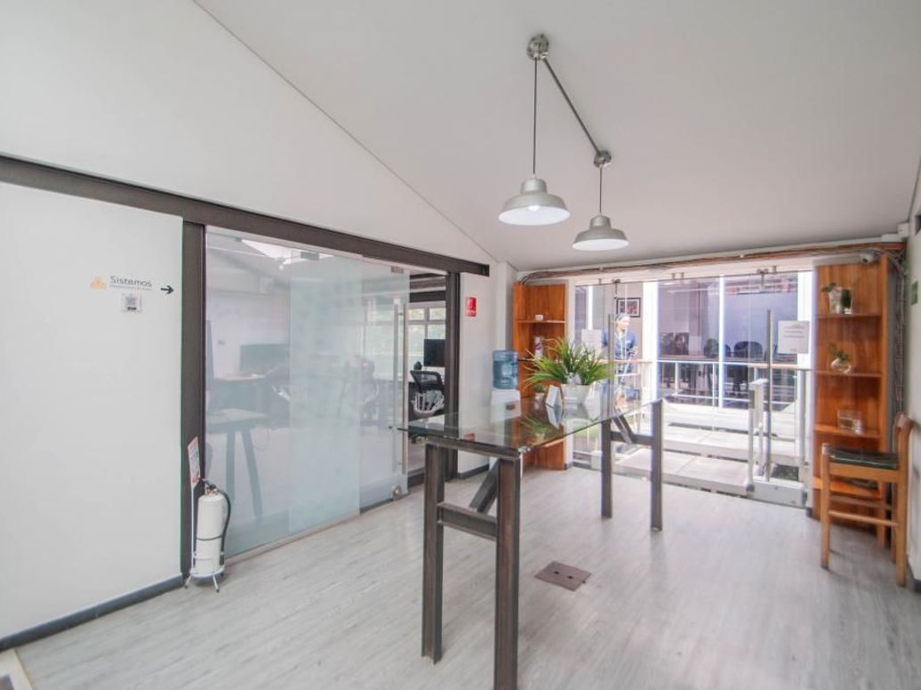 Casa de 15 alcobas en venta en Cerros De Los Alpes, Bogotá, 380 m² · foto 13 de 18