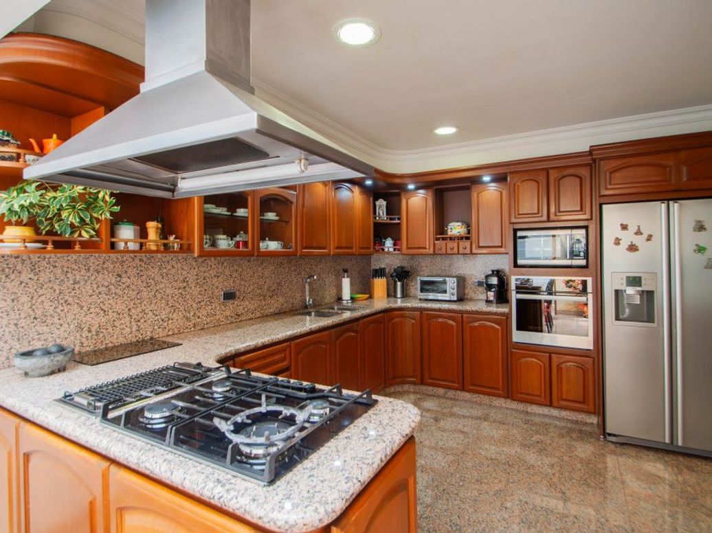 Casa de 5 alcobas en venta en Molinos Norte, Bogotá, 327 m² · foto 16 de 20