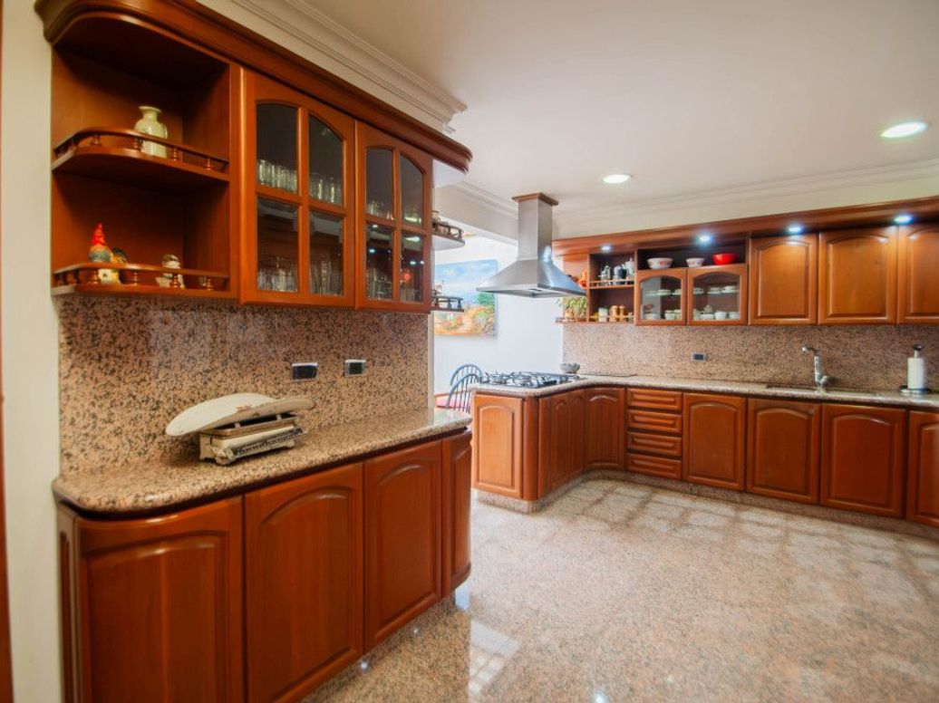 Casa de 5 alcobas en venta en Molinos Norte, Bogotá, 327 m² · foto 15 de 20