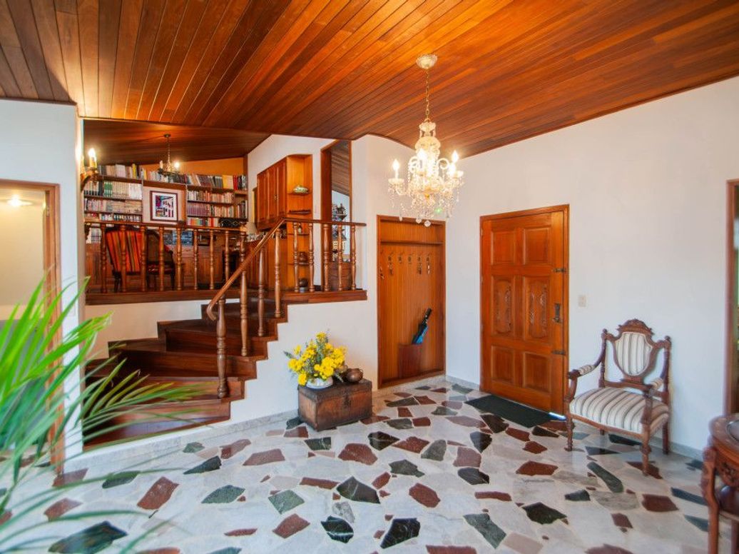 Casa de 5 alcobas en venta en Molinos Norte, Bogotá, 327 m² · foto 5 de 20