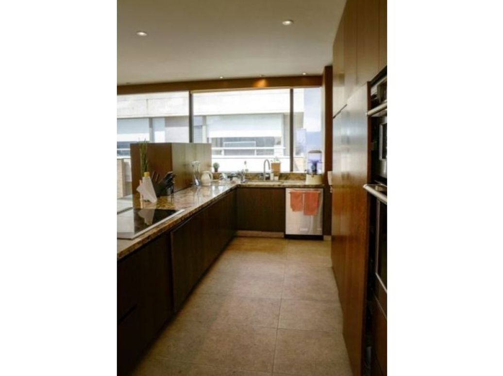 Apartamento de 4 alcobas en venta en El Refugio, Bogotá, 300 m² · foto 14 de 20