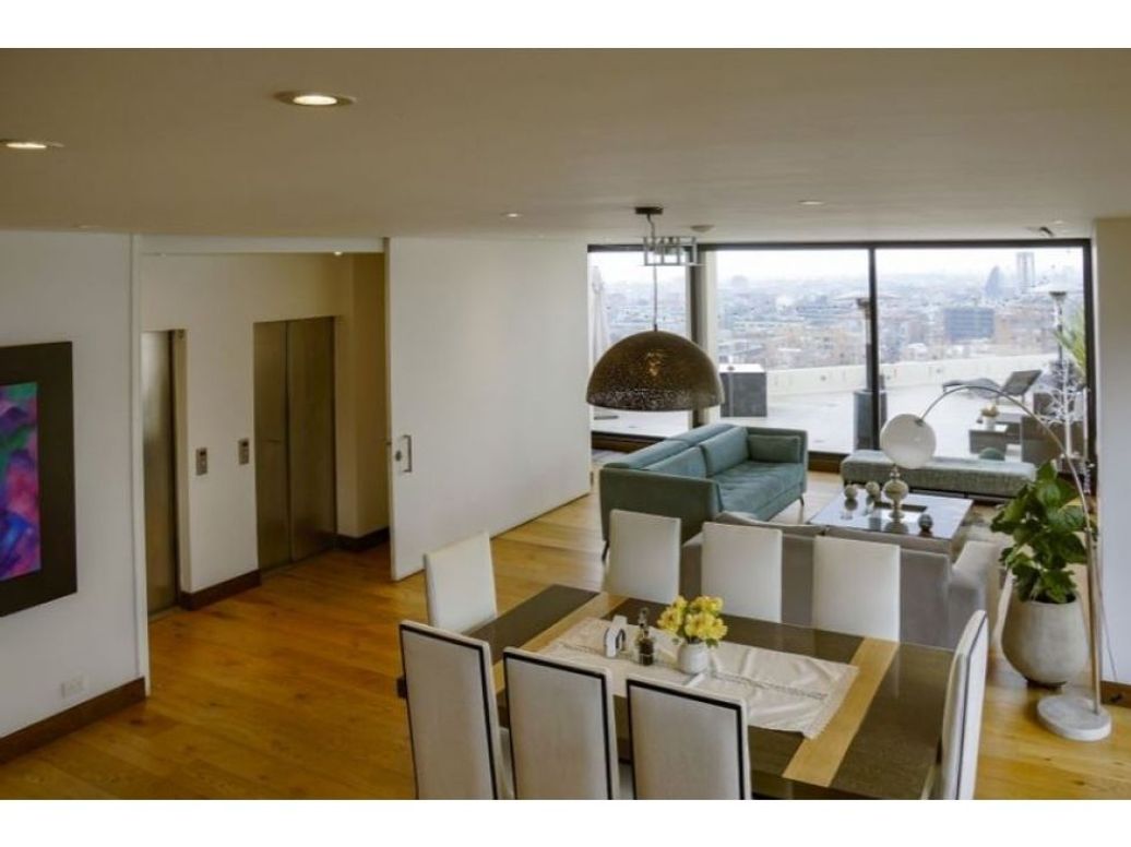 Apartamento de 4 alcobas en venta en El Refugio, Bogotá, 300 m² · foto 2 de 20