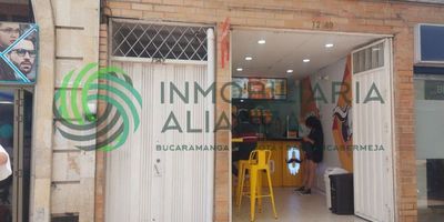 Bodega de 227 ubicada en el centro, luz trifásica, cuenta con un salón amplio, dos baños, un mezanine y lavadero.