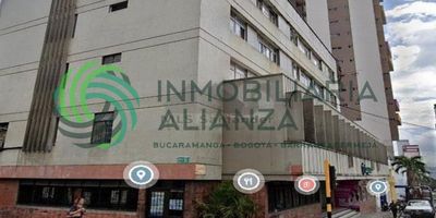 Se vende oficina, totalmente remodelada, ubicada en el piso 2 del Edificio Apolo, edificio esquinero ubicado en la calle 35 con carrera 22 Edificio mixto comercial y residencial, en la zona encontramos comercio de químicos, alimentos, restaurantes, y comercio en general.  Con un área de 41 mts, la cual consta de dos baños, salón amplio para  oficina y zona de cafetería.