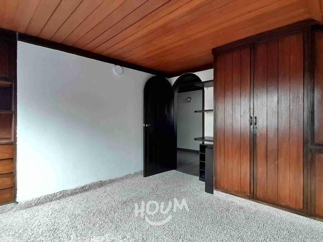 Casa de 3 alcobas en venta en Santa Barbara Central, Bogotá, 272 m² · foto 15 de 20