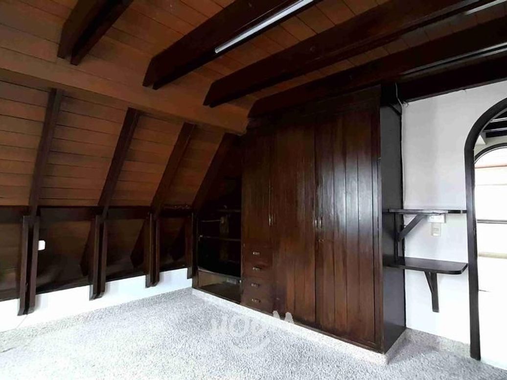 Casa de 3 alcobas en venta en Santa Barbara Central, Bogotá, 272 m² · foto 19 de 20