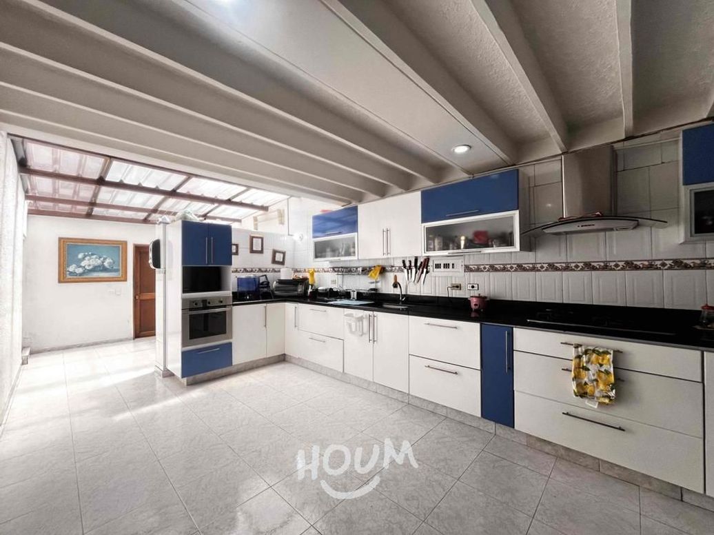 Casa de 5 alcobas en venta en Julio Flórez, Bogotá, 370 m² · foto 16 de 20