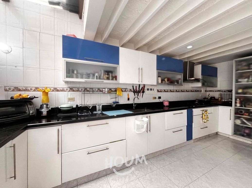 Casa de 5 alcobas en venta en Julio Flórez, Bogotá, 370 m² · foto 17 de 20