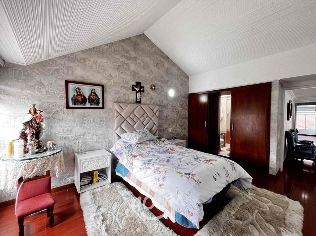 Casa de 5 alcobas en venta en Julio Flórez, Bogotá, 370 m² · foto 15 de 20