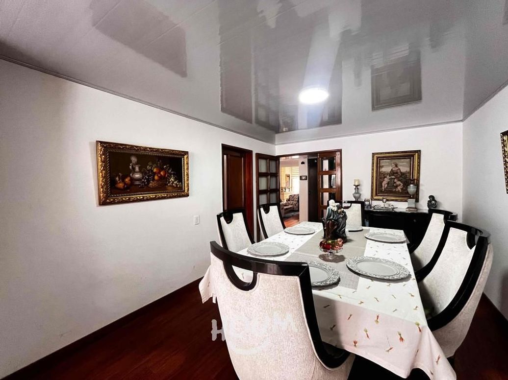Casa de 5 alcobas en venta en Julio Flórez, Bogotá, 370 m² · foto 13 de 20