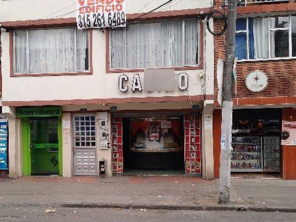Casa de 12 alcobas en venta en Florida Blanca, Bogotá, 355 m² · foto 2 de 3