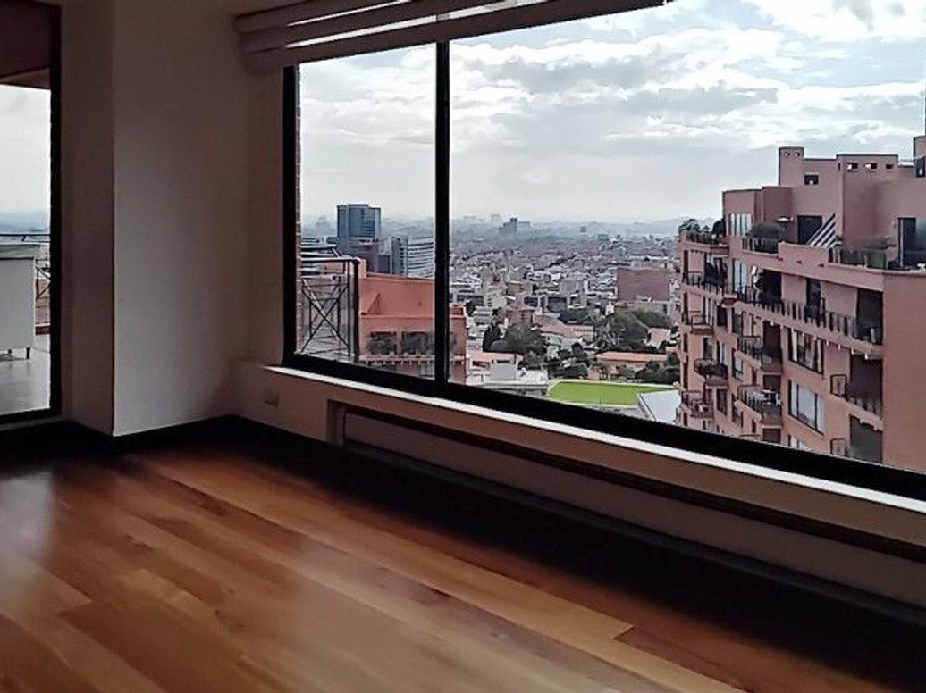 Apartamento de 4 alcobas en venta en Cerros De Santa Barbara, Bogotá, 327 m² · foto 18 de 20