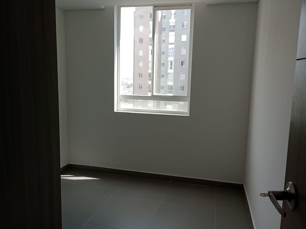 Apartamento de 2 alcobas en arriendo en Cjr Santa Elena Reservado, Bogotá, 43 m² · foto 2 de 17
