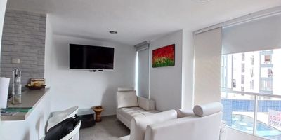 Apartamento en Arriendo en unidad cerrada en condina cerca a supermercados de cadena,  centros comerciales, rutas de transporte publico y servicios complementarios, cuenta con dos habitaciones y dos baños, sala-comedor, hall de alcobas, estufa y calentador a gas, cocina integral mesón en granito,  zona de ropas. La unidad cuenta con piscina, gimnasio, salón comunal, parques infantiles, placa polideportiva y un parqueadero descubierto, portería y vigilancia las 24 Horas. Inmuebles sujetos a verificación de disponibilidad.