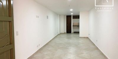 Código: 11173 Oportunidad única de adquirir un local en venta en el excelente sector de Santa Ana, Sabaneta. Este espacio cuenta con un baño y una práctica cocineta, brindando versatilidad para diversos negocios. Con una ubicación privilegiada, este local es ideal para emprendedores que buscan establecerse en una zona estratégica. Aprovecha esta oferta y haz crecer tu negocio en un lugar prometedor en Sabaneta. Nota: en la actualidad renta 1.600.000  ¡Contáctenos hoy para programar una visita! Para descubrir más acerca de las increíbles propiedades que ofrecemos, te invitamos a visitar nuestra página web: https://www.rentamospropiedadraiz.com/