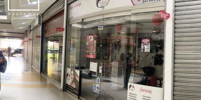 CÓDIGO 11038.  Descubre este exclusivo LOCAL en Venta ubicado en una zona privilegiada. Con una superficie de 23 metros cuadrados, este inmueble ofrece un espacio versátil y funcional para tu negocio. Su diseño moderno y elegante lo convierte en la opción ideal para emprender o expandir tu actividad comercial. No pierdas la oportunidad de adquirir este inmueble por tan solo $400,000,000.  Predial $3'900.000 anual. ¡Haz de este local el lugar perfecto para hacer realidad tus proyectos empresariales! ¡No dejes pasar esta oportunidad única para convertir este espacio en tu  proyecto de inversión! ¡Contáctanos para más información! Para descubrir más acerca de las increíbles propiedades que ofrecemos, te invitamos a visitar nuestra página web: https://www.rentamospropiedadraiz.com/