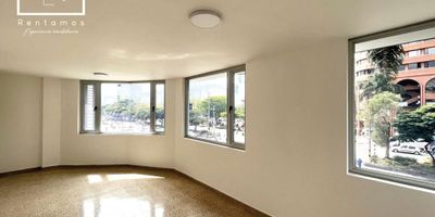 Código: 10665 Excelente edifico de 4 pisos para arriendo, ubicado en la Alpujarra, 73 M2 por piso aproximadamente. Cuenta con: 5 baños y cocineta.