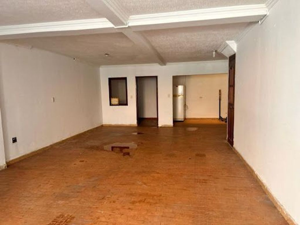 Casa de 9 alcobas en venta en Villas El Dorado San Antonio, Bogotá, 274 m² · foto 3 de 20