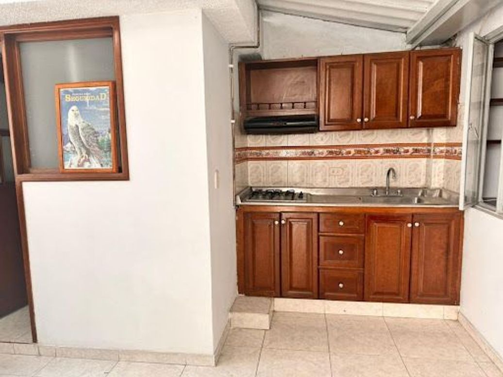 Casa de 9 alcobas en venta en Villas El Dorado San Antonio, Bogotá, 274 m² · foto 14 de 20
