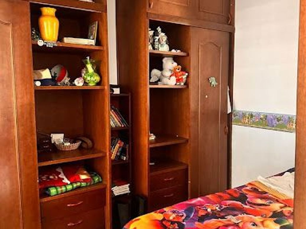 Casa de 9 alcobas en venta en Villas El Dorado San Antonio, Bogotá, 274 m² · foto 8 de 20