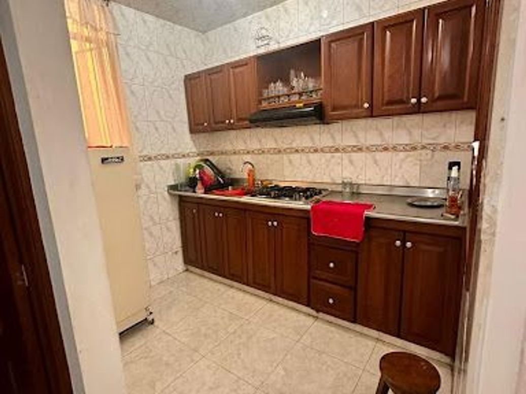 Casa de 9 alcobas en venta en Villas El Dorado San Antonio, Bogotá, 274 m² · foto 16 de 20