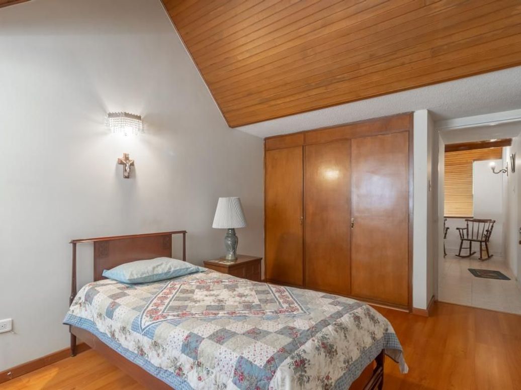 Casa de 6 alcobas en venta en Andes Norte, Bogotá, 495 m² · foto 10 de 18
