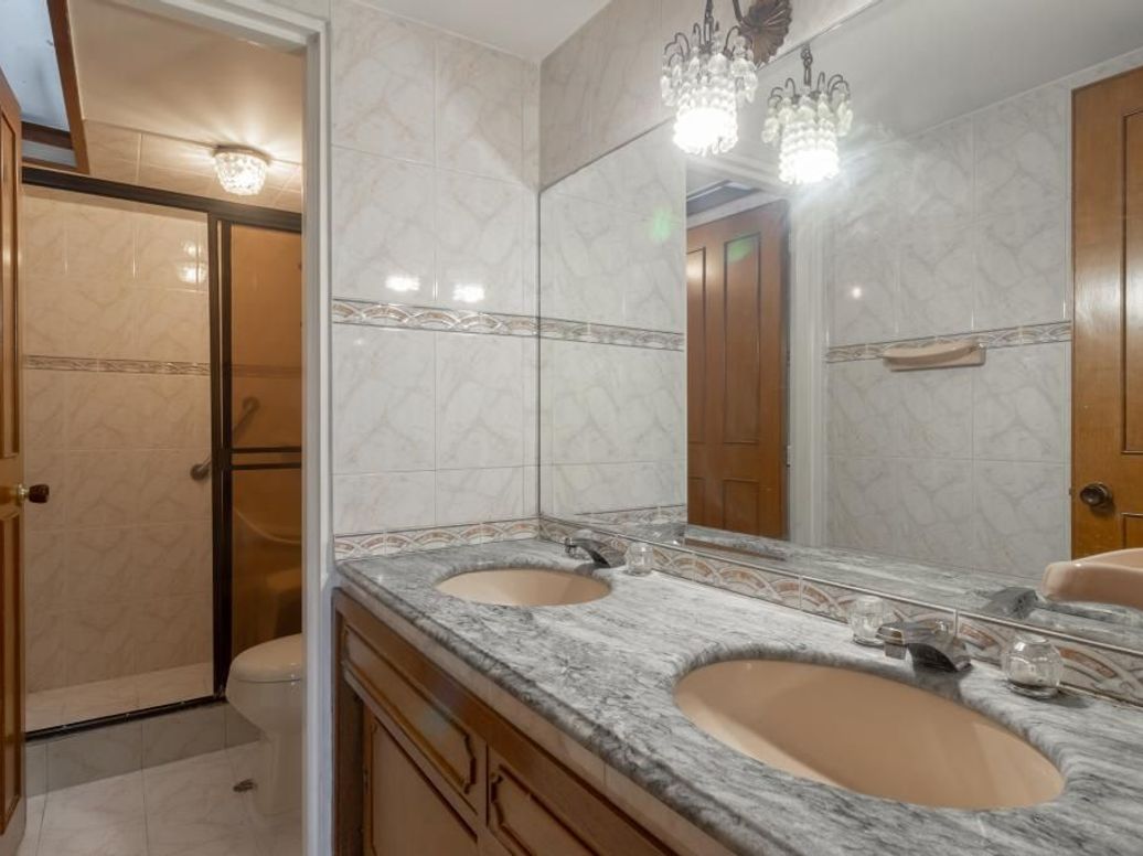 Casa de 6 alcobas en venta en Andes Norte, Bogotá, 495 m² · foto 9 de 18
