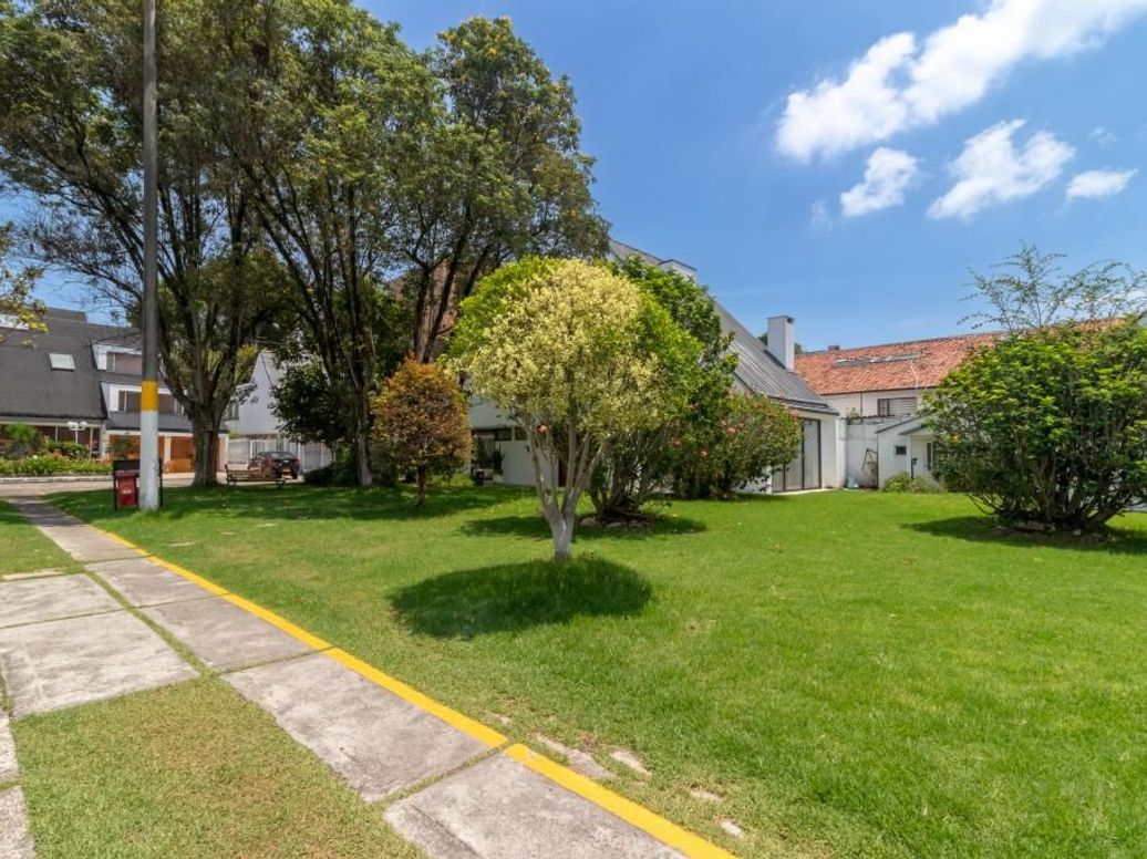 Casa de 6 alcobas en venta en Andes Norte, Bogotá, 495 m² · foto 18 de 18