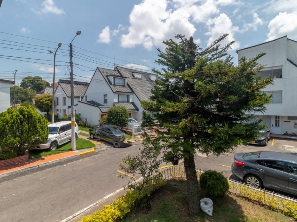 Casa de 6 alcobas en venta en Andes Norte, Bogotá, 495 m² · foto 16 de 18
