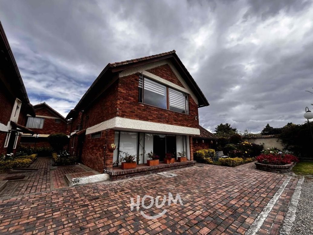 Casa de 4 alcobas en venta en San José De Bavaria, Bogotá, 243 m² · foto 8 de 20