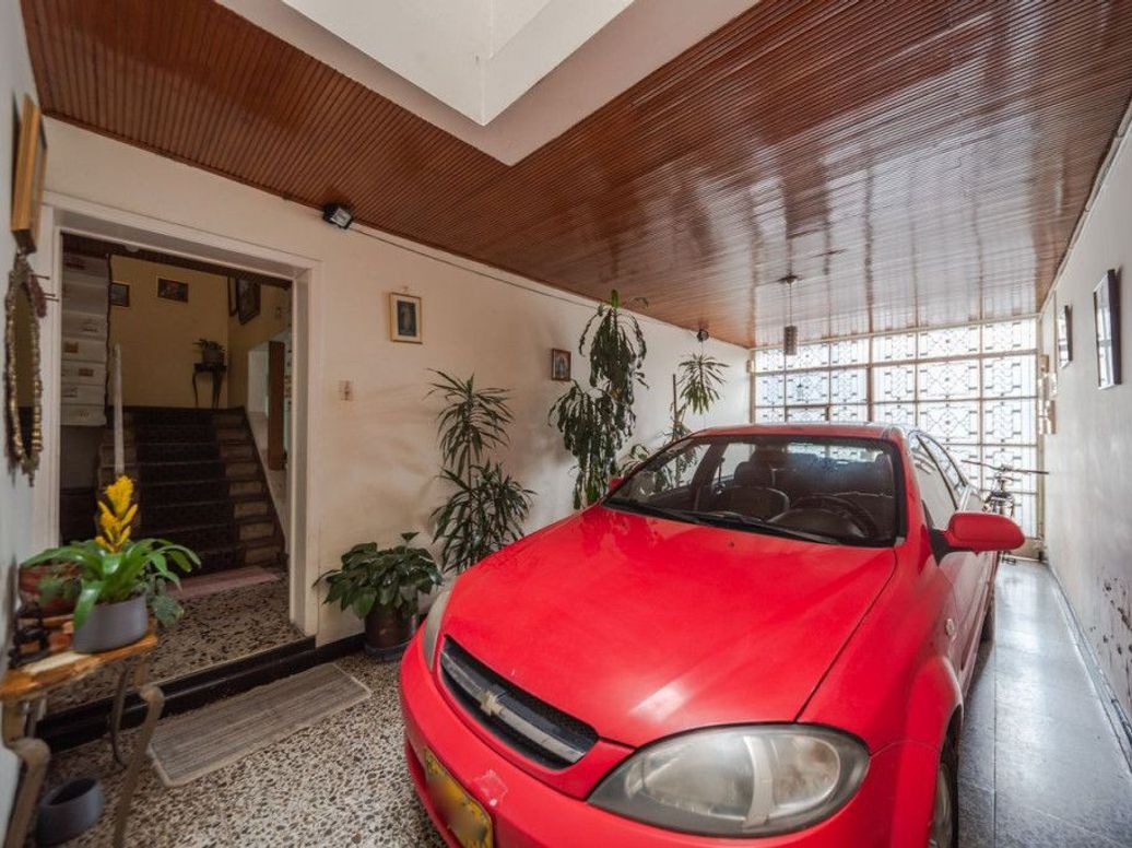 Casa de 4 alcobas en venta en San Luis, Bogotá, 304 m² · foto 11 de 20
