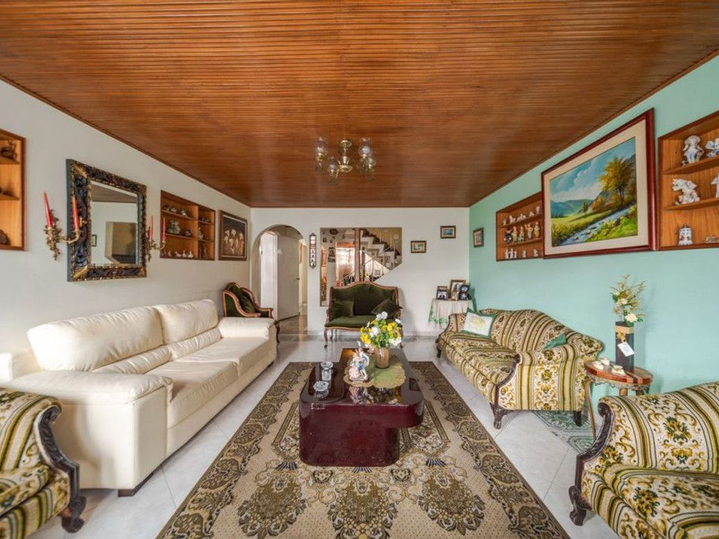 Casa de 4 alcobas en venta en San Luis, Bogotá, 304 m² · foto 10 de 20