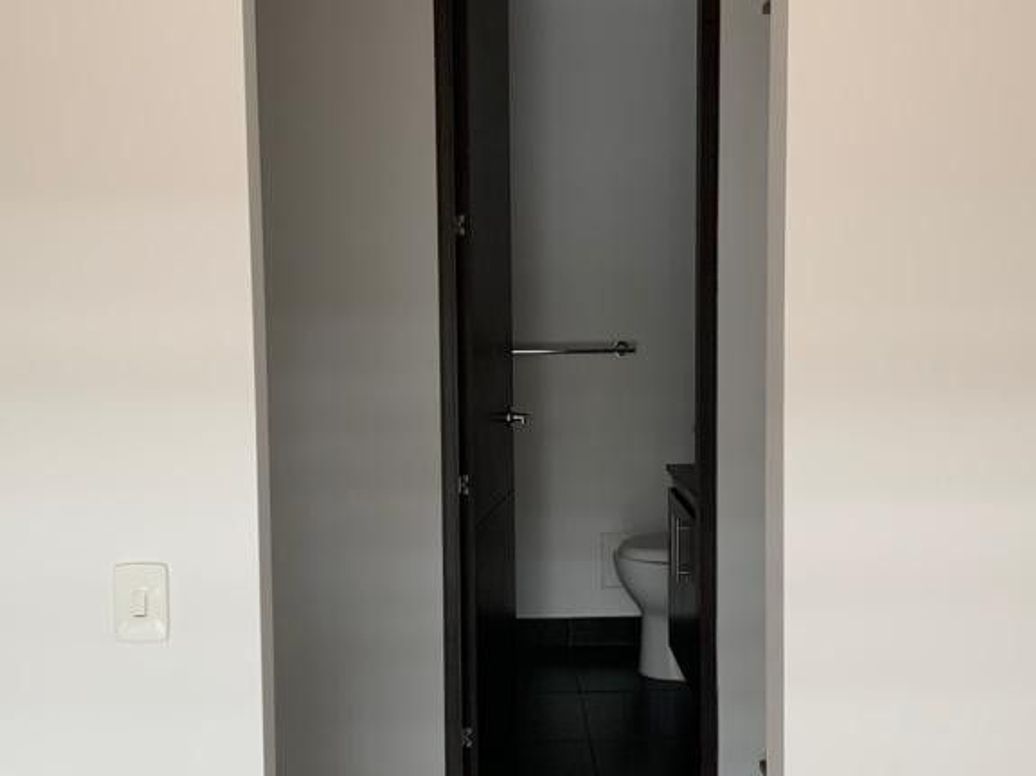 Apartamento de 1 alcoba en venta en Club De Los Lagartos, Bogotá, 47 m² · foto 11 de 20