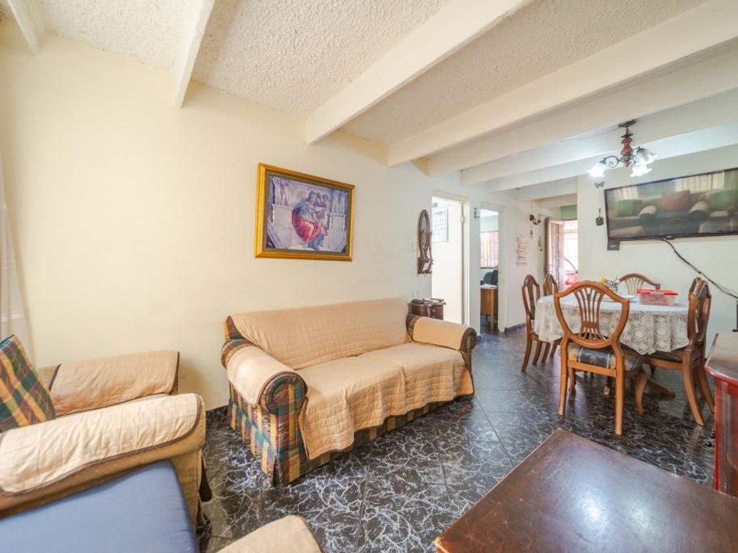 Casa de 5 alcobas en venta en Los Angeles, Bogotá, 136 m² · foto 3 de 20