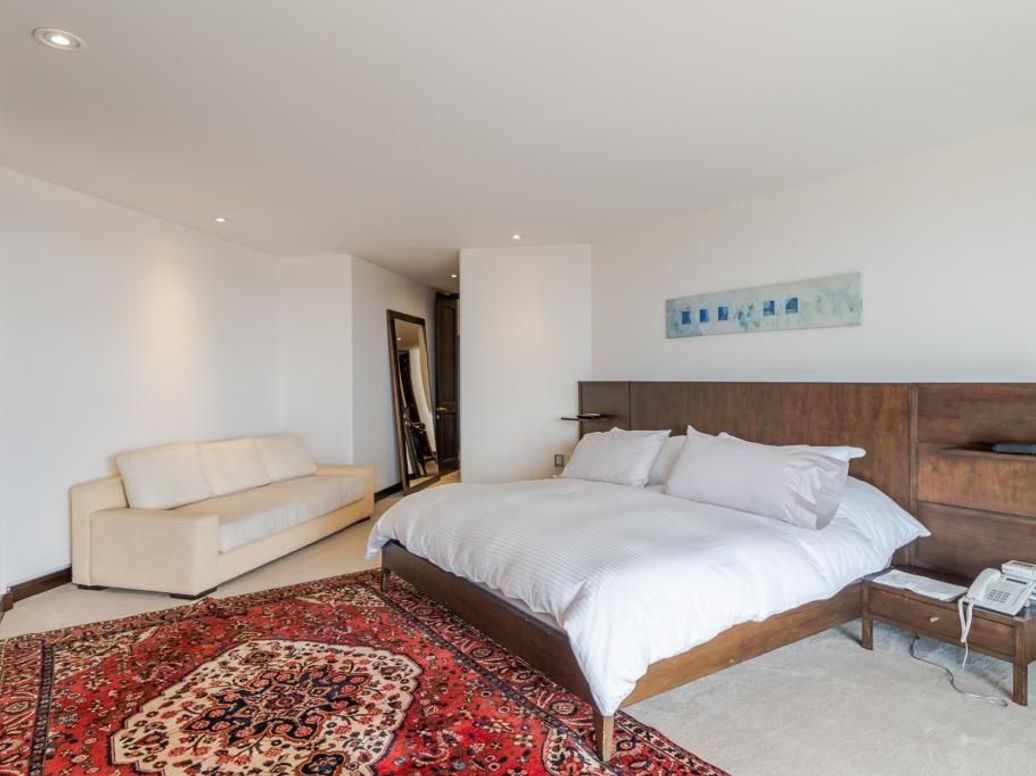 Apartamento de 4 alcobas en venta en El Refugio, Bogotá, 404 m² · foto 16 de 20