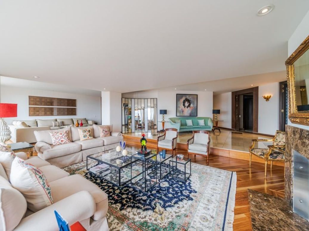 Apartamento de 4 alcobas en venta en El Refugio, Bogotá, 404 m² · foto 4 de 20