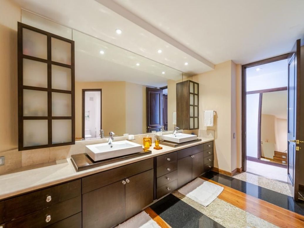 Apartamento de 4 alcobas en venta en El Refugio, Bogotá, 404 m² · foto 19 de 20