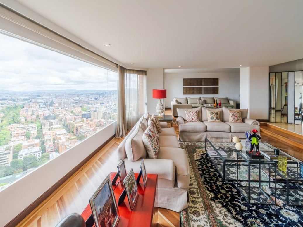 Apartamento de 4 alcobas en venta en El Refugio, Bogotá, 404 m² · foto 5 de 20
