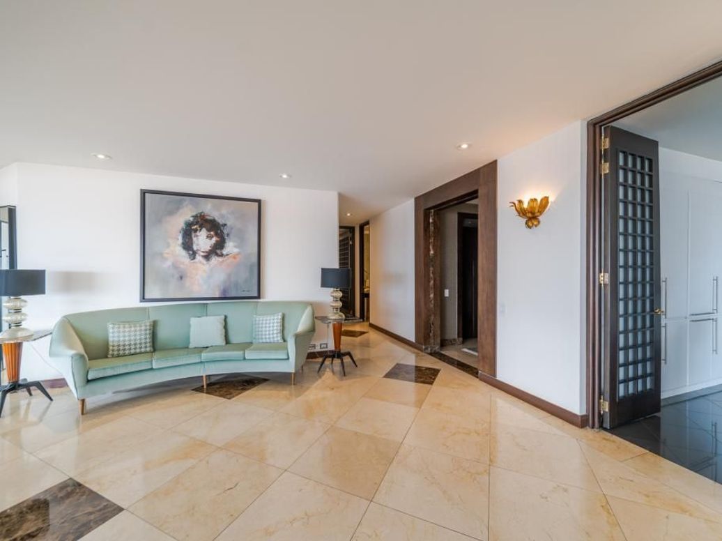 Apartamento de 4 alcobas en venta en El Refugio, Bogotá, 404 m² · foto 8 de 20