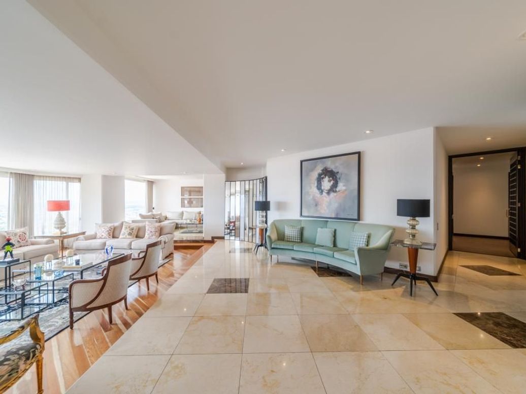 Apartamento de 4 alcobas en venta en El Refugio, Bogotá, 404 m² · foto 7 de 20