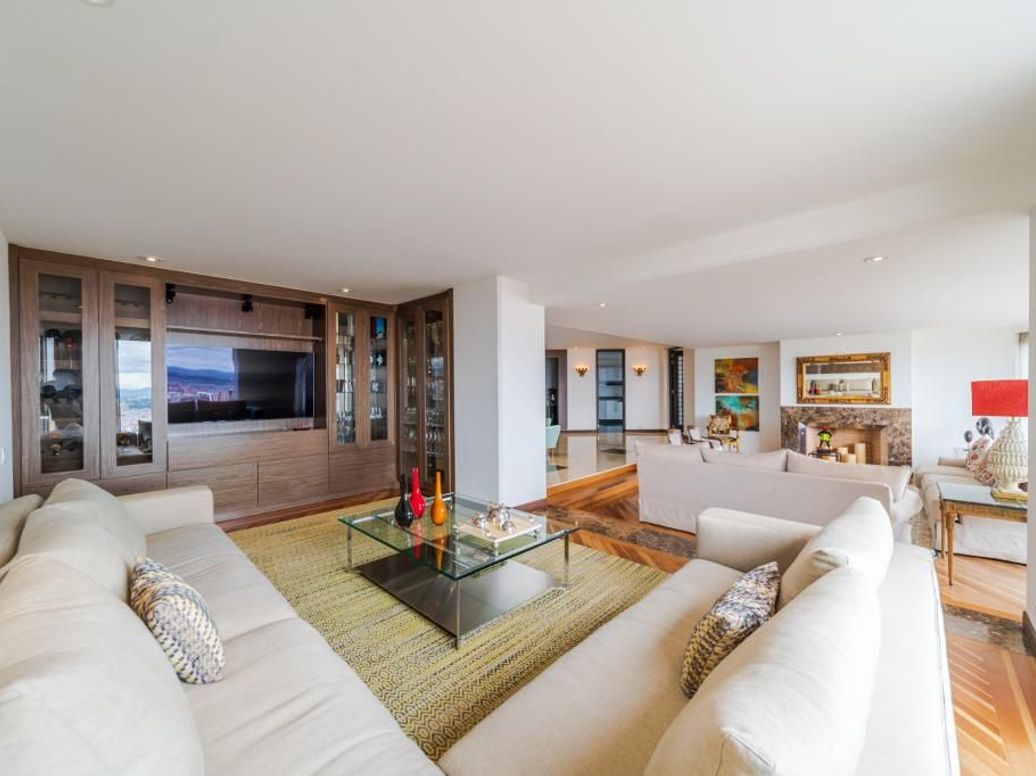Apartamento de 4 alcobas en venta en El Refugio, Bogotá, 404 m² · foto 6 de 20
