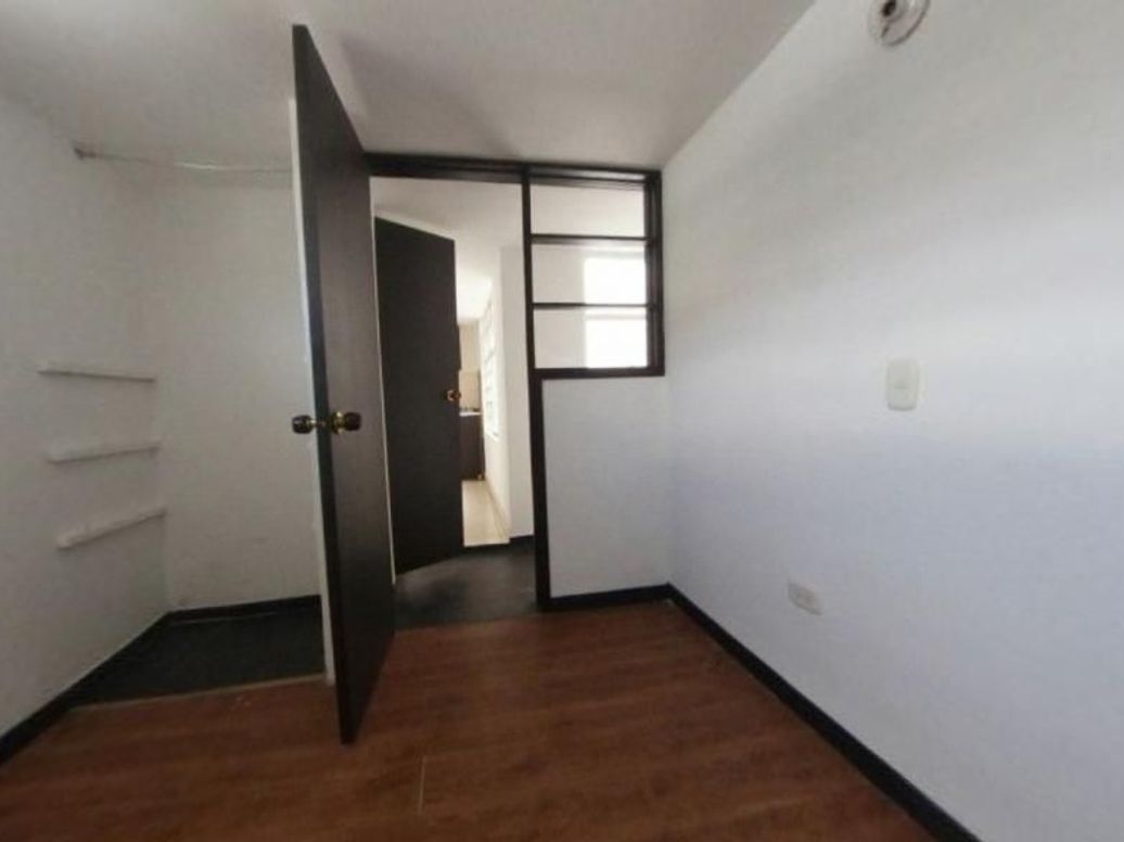 Casa de 5 alcobas en venta en Restrepo, Bogotá, 330 m² · foto 3 de 6