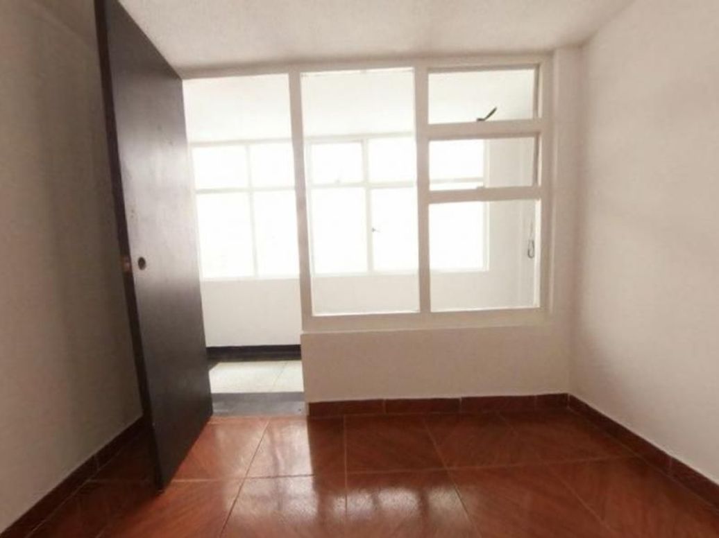Casa de 5 alcobas en venta en Restrepo, Bogotá, 330 m² · foto 4 de 6
